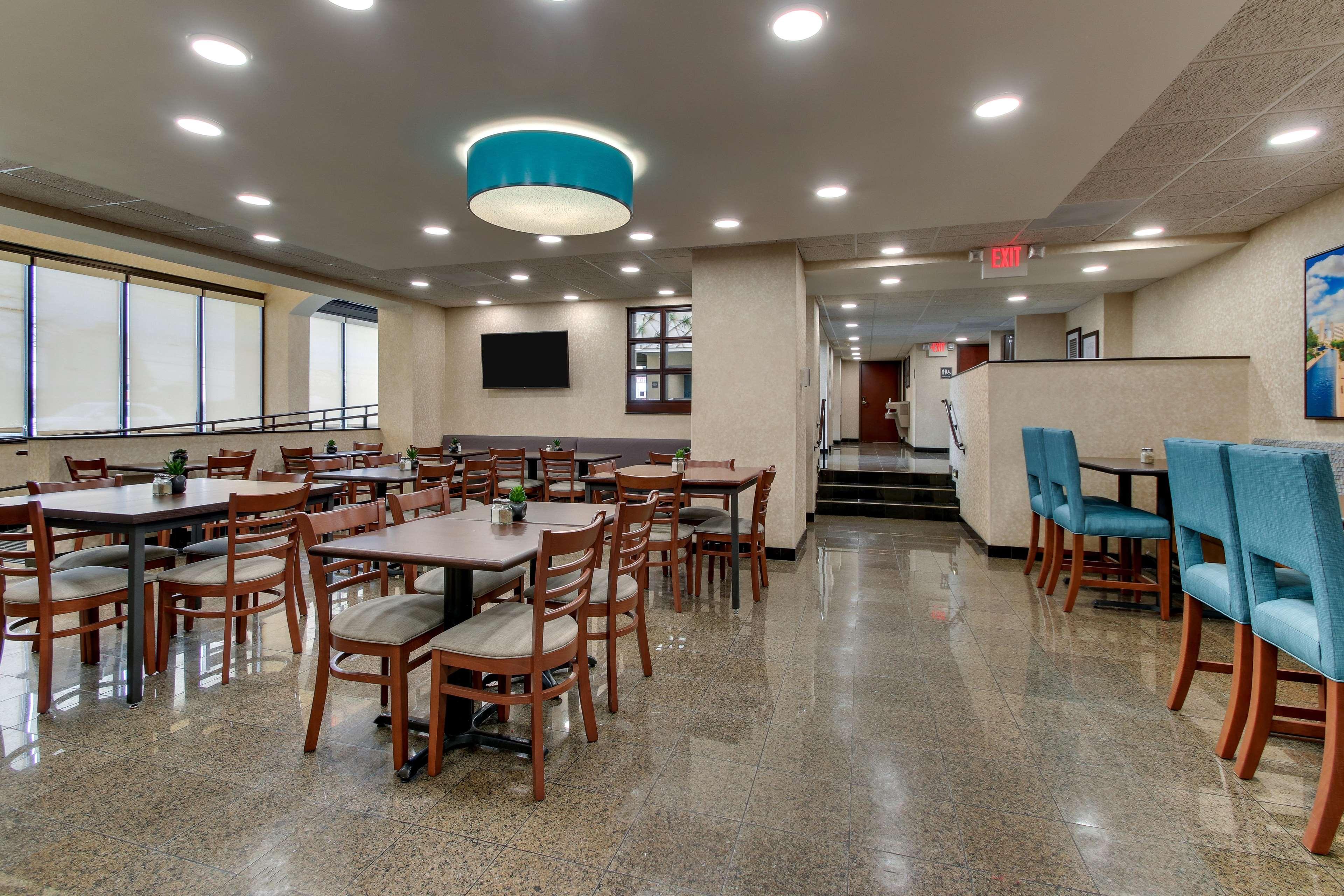 Best Western Plus Indianapolis North At Pyramids エクステリア 写真